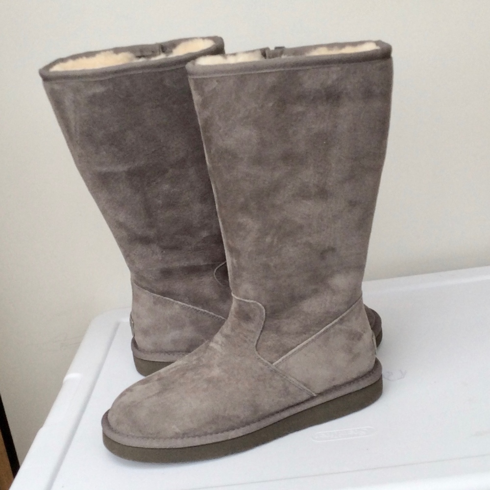 NIB ! UGG AUSTRALIA ALBER TALL BOOTS - Picture 2 of 8